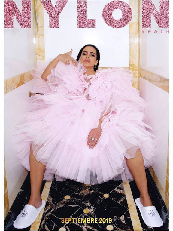 Anitta na capa da revista espanhola Nylon