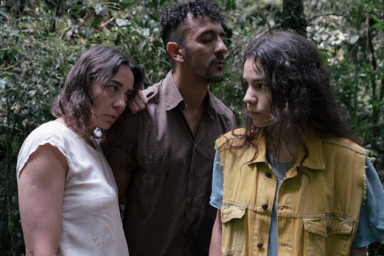 Clarissa Kiste, Irandhir Santos e Laís Cristina em cena do filme 'A Mesma Parte de um Homem', dirigido por Ana Johann