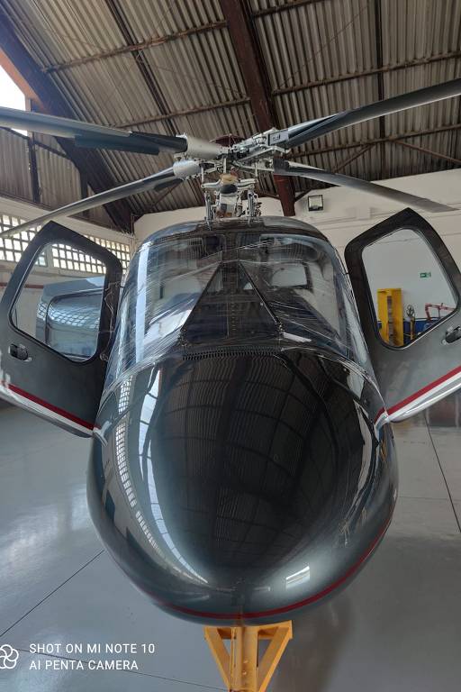 Polícia apreende helicópteros de luxo que seriam usados por criminosos em SP