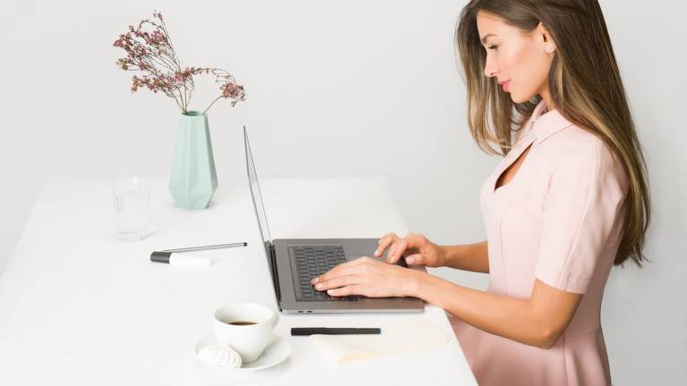 Caso a operadora não ofereça uma solução, o cliente deve, com número e data do protocolo de contato com a operadora em mãos, registrar uma reclamação junto à ANS por meio dos canais de relacionamento