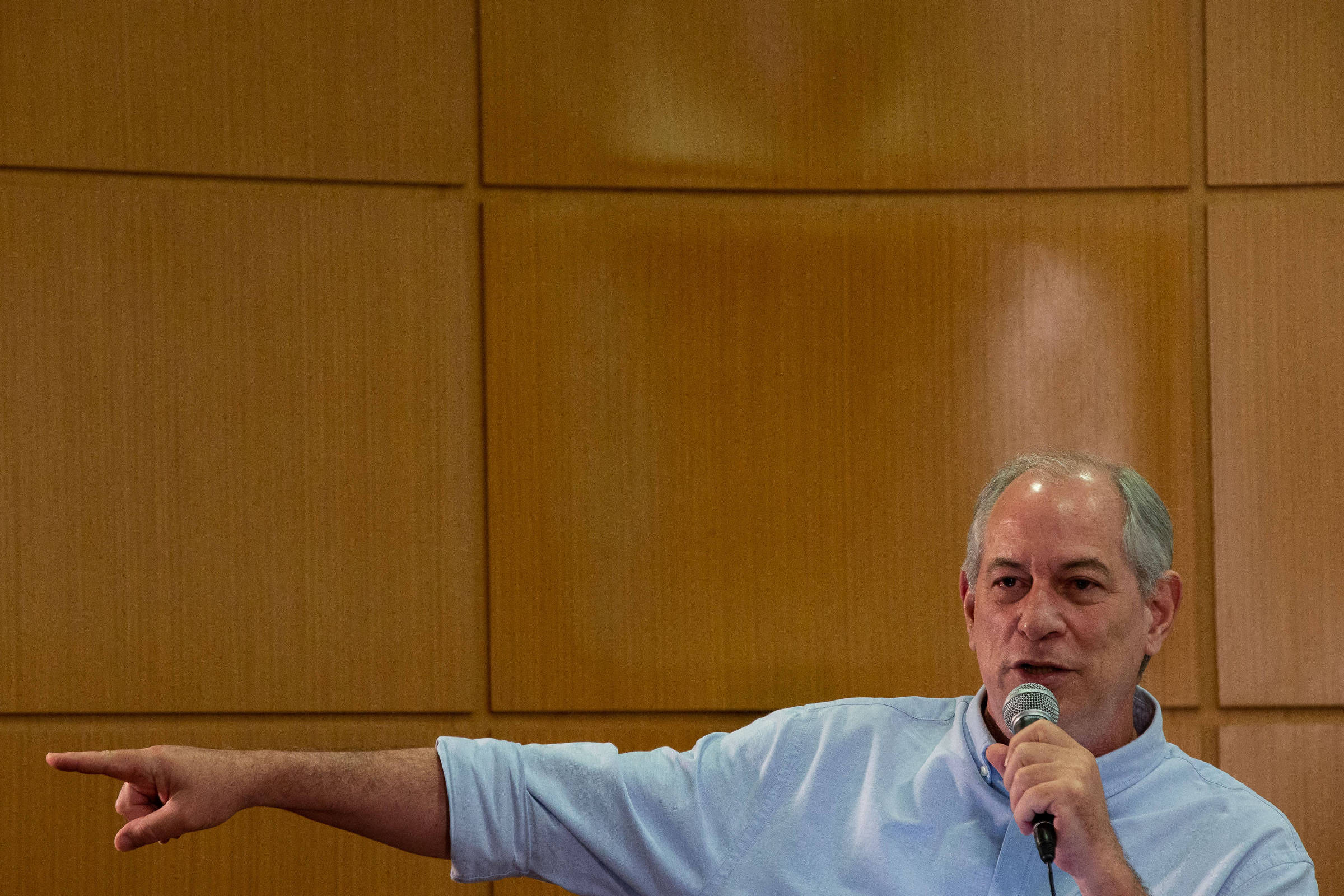 Ciro lan a vers o do aplicativo de tr nsito Waze com sua voz 10