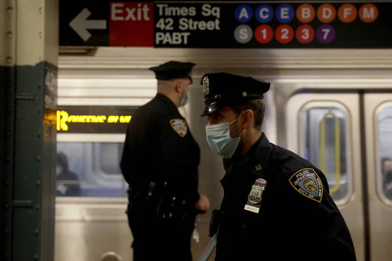 Ataque em metrô de Nova York vem na esteira de aumento da violência no transporte da cidade