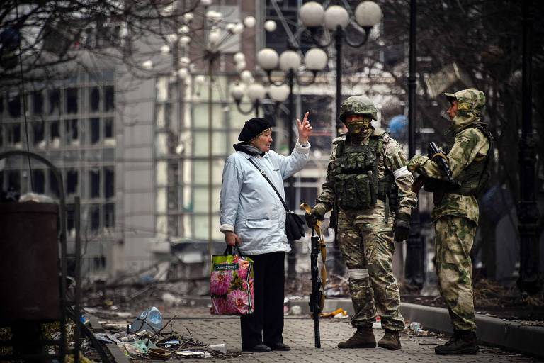 Rússia diz que mais de mil soldados da Ucrânia se renderam em Mariupol