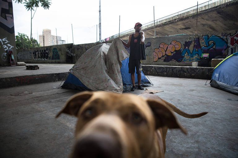 Henrique Santos do nascimento, que mora na rua desde os 14 anos de idade; Datafolha mostra a percepção do paulistano quanto ao aumento dessa população