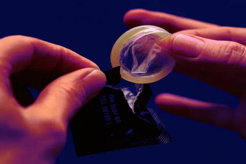 Retirou a camisinha e confessou, mas Justiça não puniu': o caso da brasileira vítima de stealthing
( Foto: GETTY IMAGES / BBC News brasil )