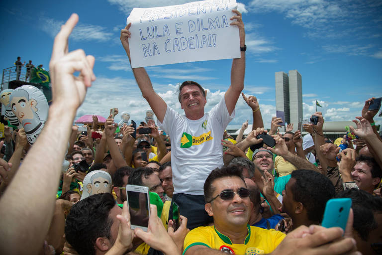 Discurso de Bolsonaro contra a corrupção se enfraquece em ano eleitoral