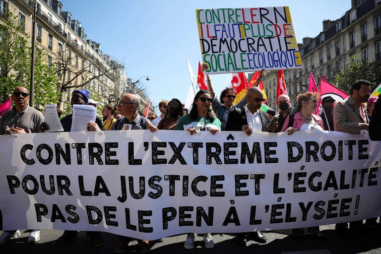 Milhares vão às ruas da França em protestos contra ultradireita a uma semana do 2º turno