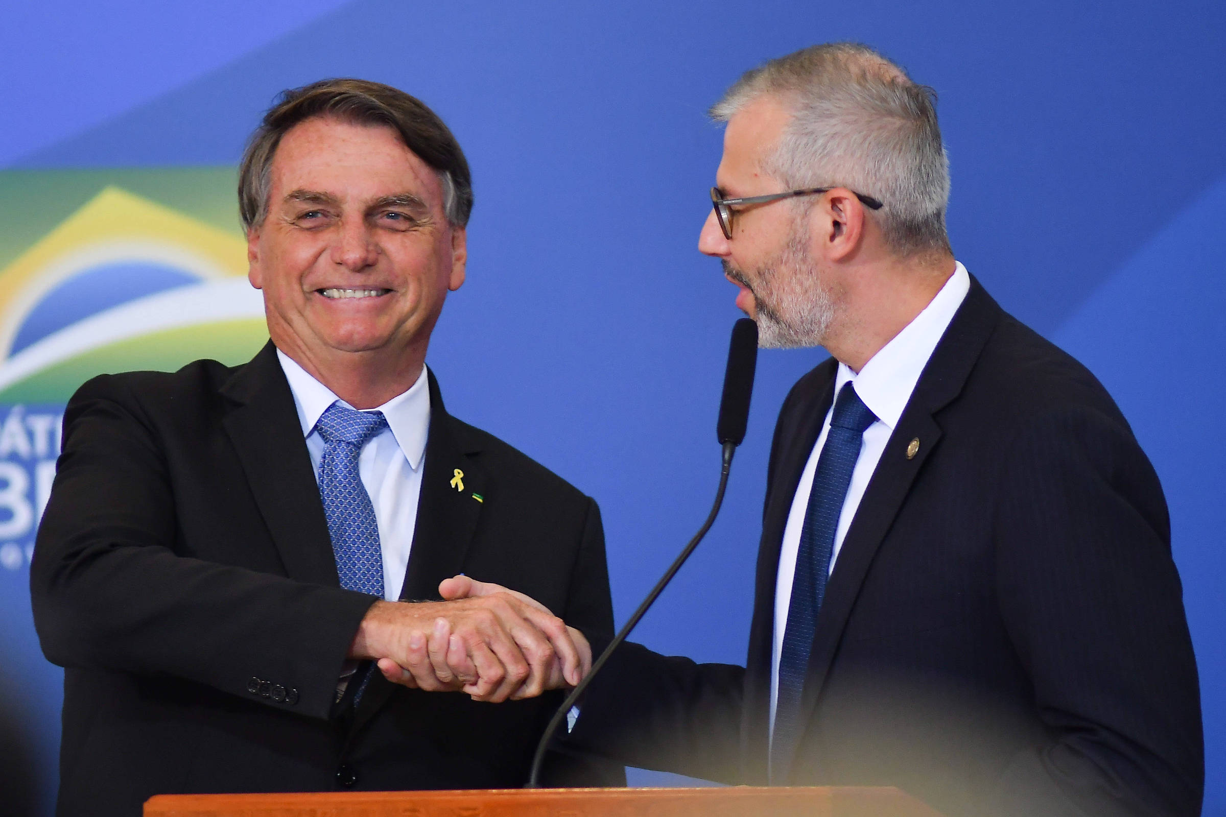 Educação: Bolsonaro Oficializa Victor Godoy Como Ministro - 18/04/2022 ...