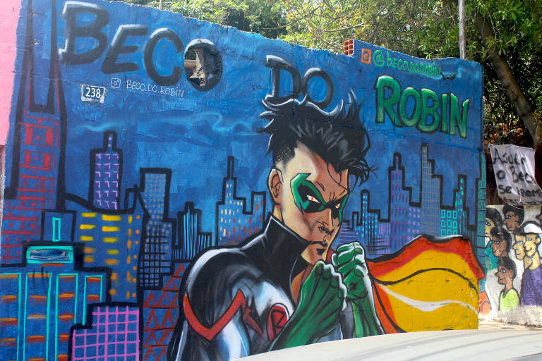 Mural do Beco do Robin, em Guarulhos, que tem mais de 70 grafites