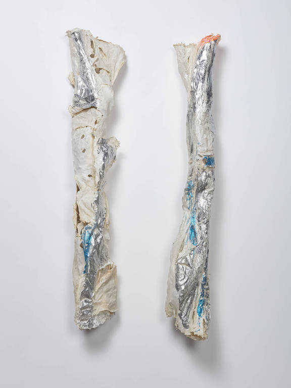 'Silver Pair', obra de 2015 de Lynda Benglis em mostra na Mendes Wood DM, em São Paulo