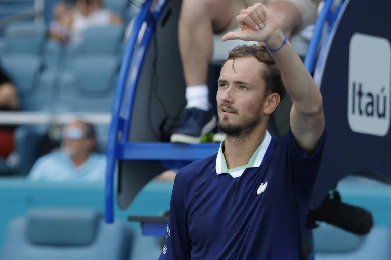 Wimbledon proíbe participação de russos e exclui número dois do mundo