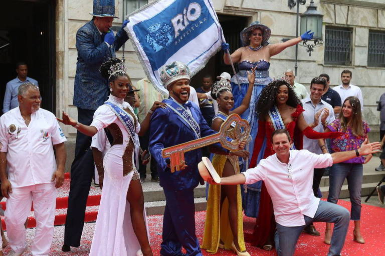 Rei Momo volta a receber chave do prefeito e reabre o Carnaval no Rio