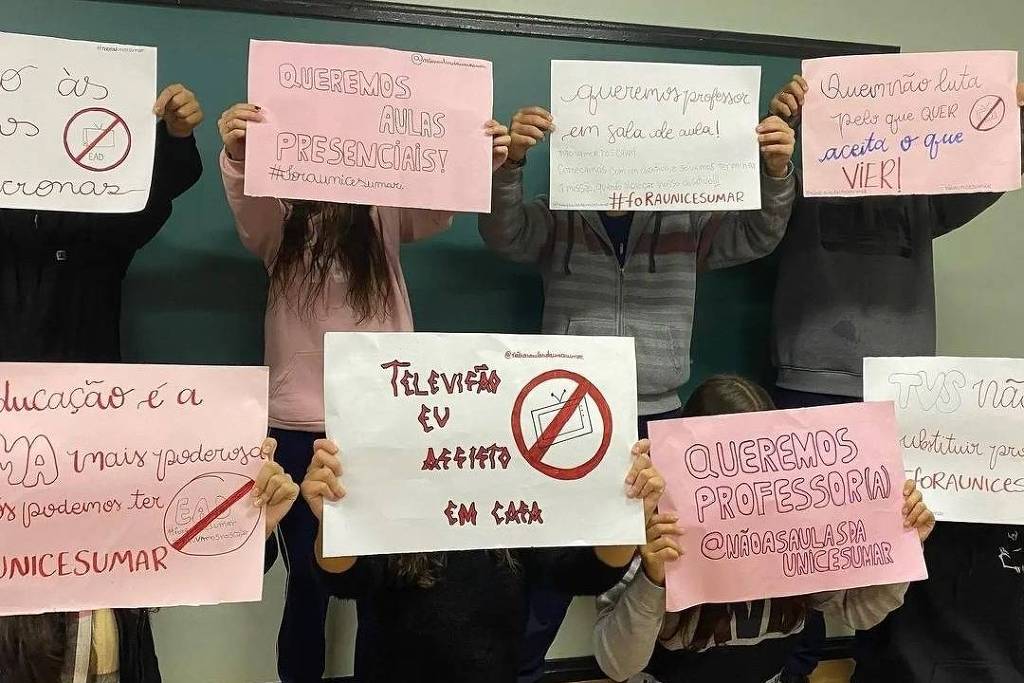 Centenas de professores e auxiliares em protesto e escolas