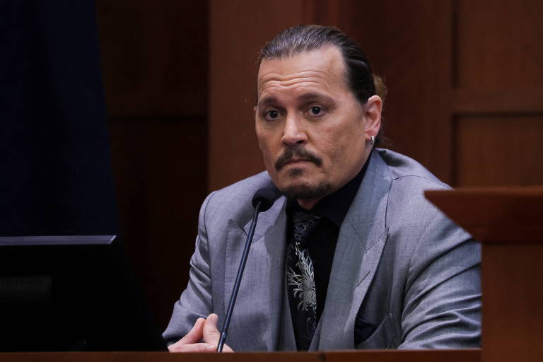Johnny Depp depõe em um tribunal de Virgínia, nos Estados Unidos