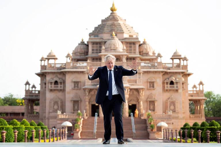 Primeiro-ministro do Reino Unido, Boris Johnson, durante visita ao templo Swaminarayan Akshardham em Gandhinagar, na Índia