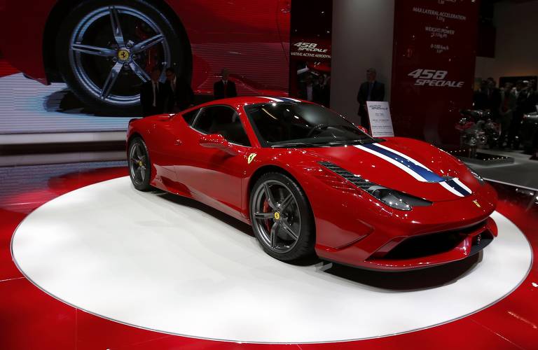 Ferrari ameaça processar salão de cabeleireiro do DF que usa seu