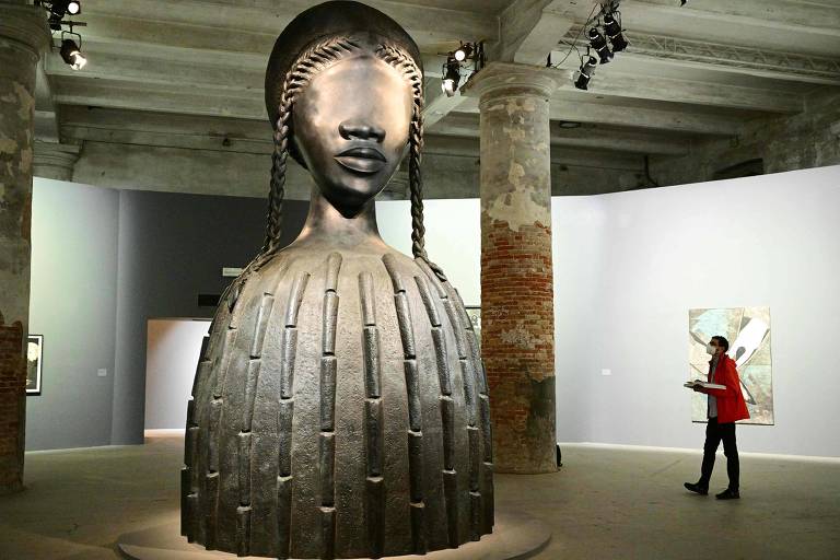 Bienal de Veneza premia duas artistas negras pela 1ª vez com o Leão de Ouro