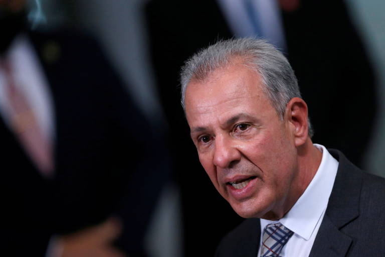 O governo terá que reprogramar a privatização da Eletrobras após o adiamento do julgamento do TCU e prevê realizar a operação até julho deste ano, disse nesta sexta-feira (22) o ministro de Minas e Energia, Bento Albuquerque.