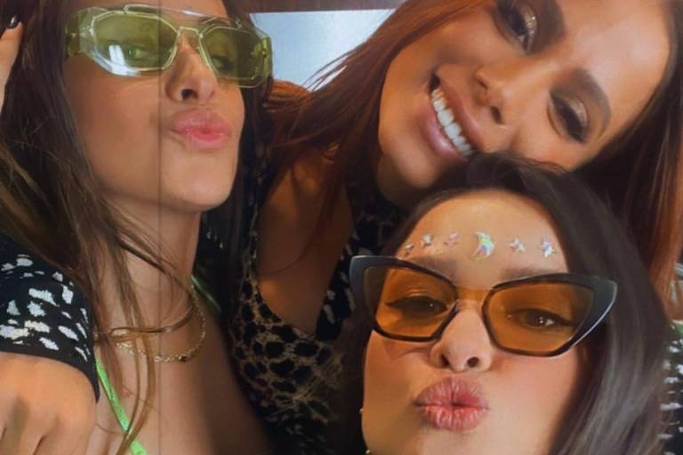 Anitta, Juliette e Camila Cabello no festiva Coachella, nos EUA