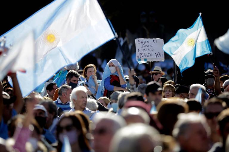 Produtores rurais argentinos protestam contra políticas econômicas do governo Alberto Fernandéz