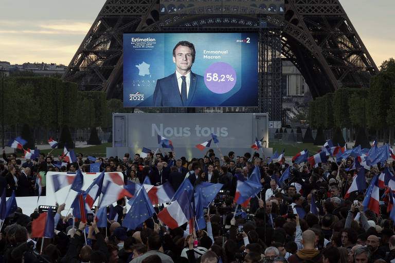 Apoiadores de Macron comemoram com alívio e Daft Punk na França
