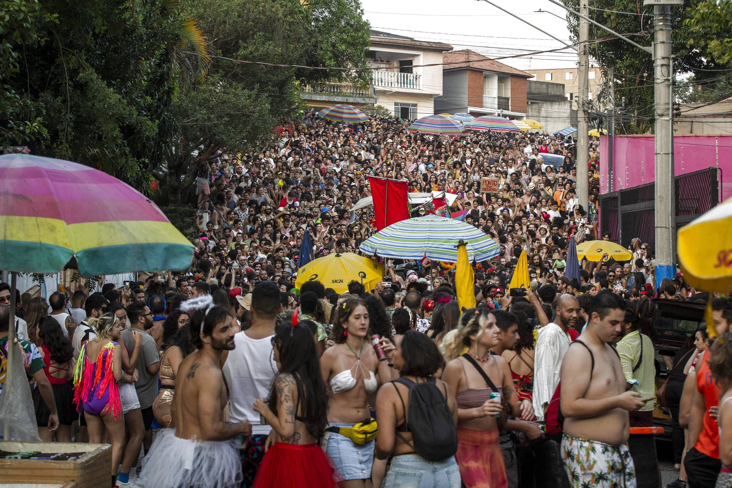 Carnaval de rua reúne 6,4 milhões de pessoas no Rio de Janeiro