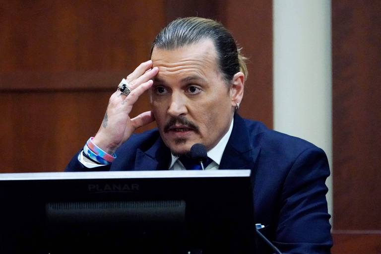 Termina interrogatório de Johnny Depp em julgamento contra sua ex