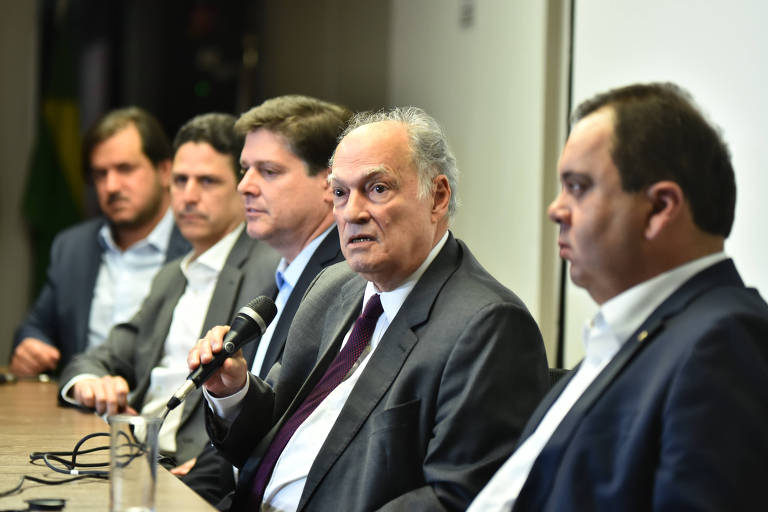 Dirigentes de União Brasil, MDB, PSDB e Cidadania em reunião em Brasília