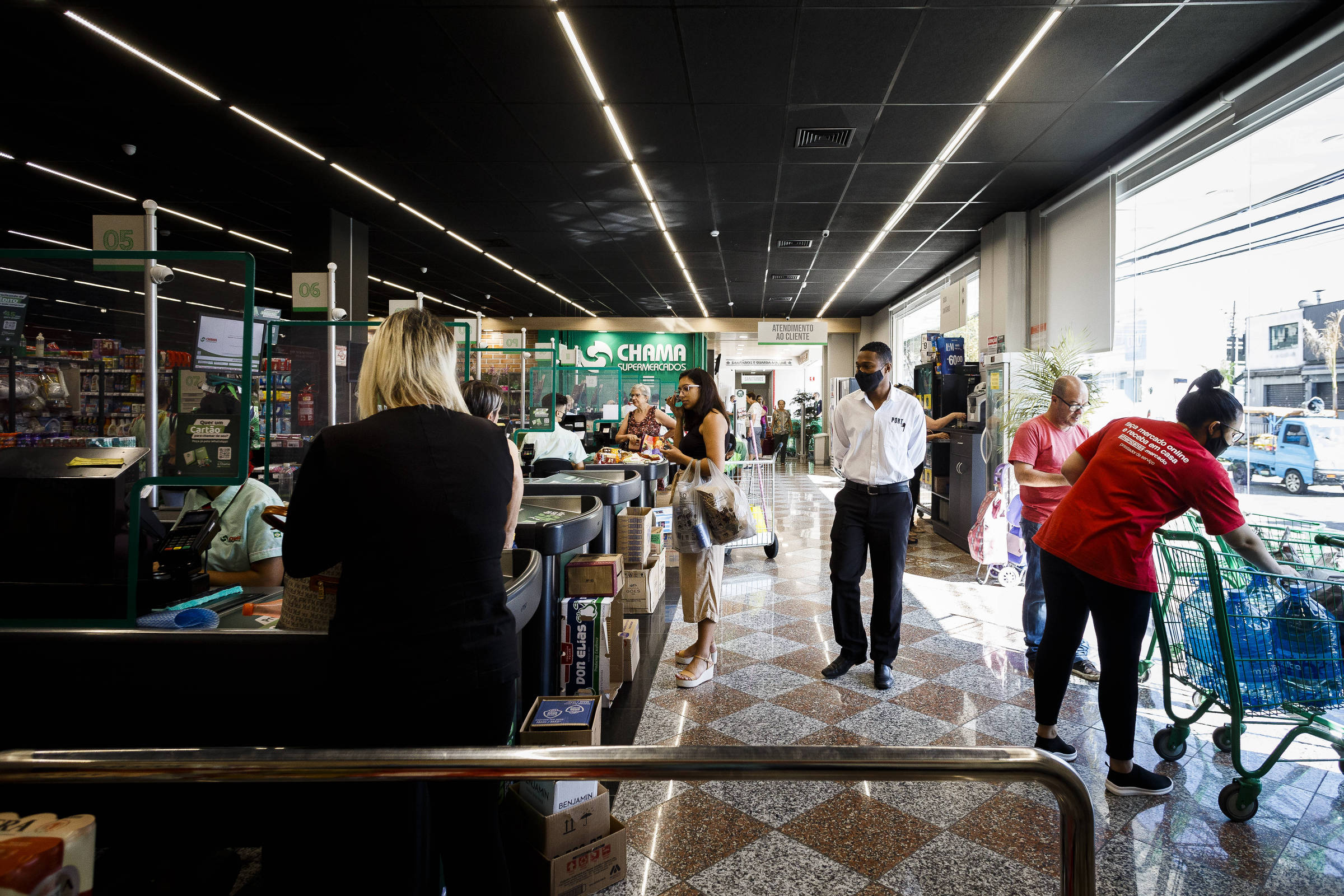 Economistas mantêm previsão da inflação em 4,55% e encerram seis semanas consecutivas de queda