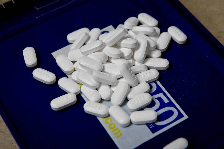 Pílulas de remédio feito a base de opioide em farmácia em Portsmouth, no estado americano de Ohio