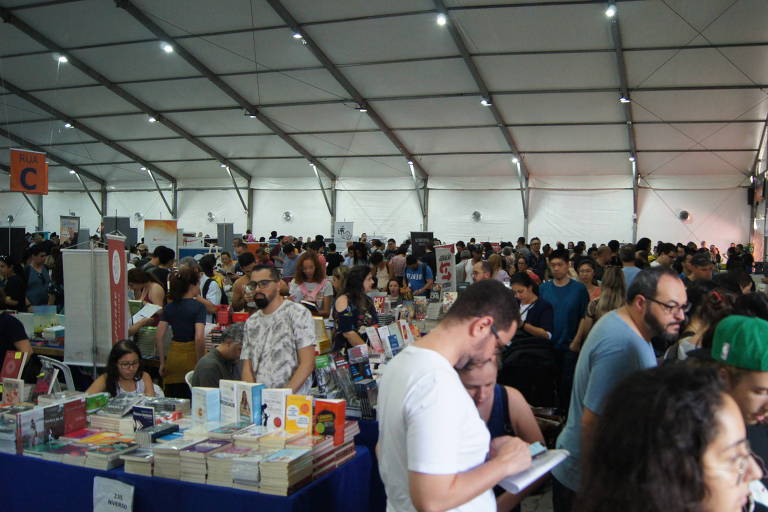 Unesp realiza feira do livro nos formatos online e presencial