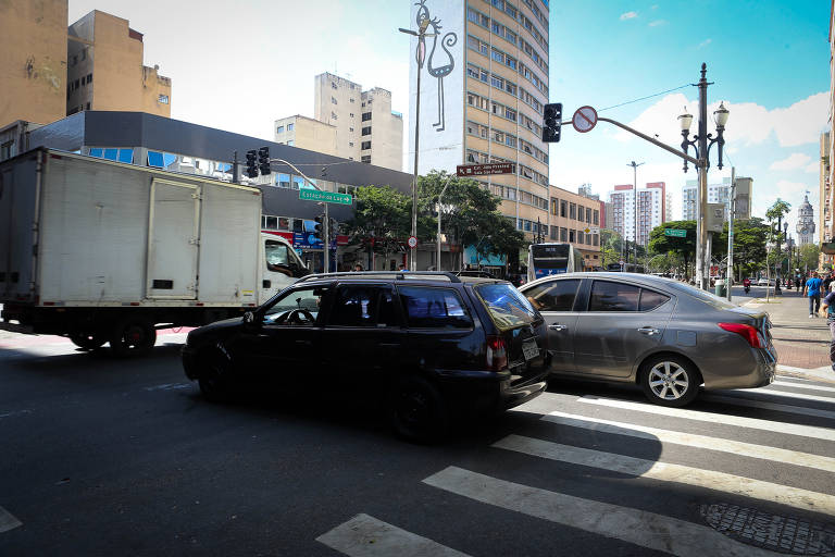 Furto de cabos deixa semáforo da rua Acre sem funcionar - O que é