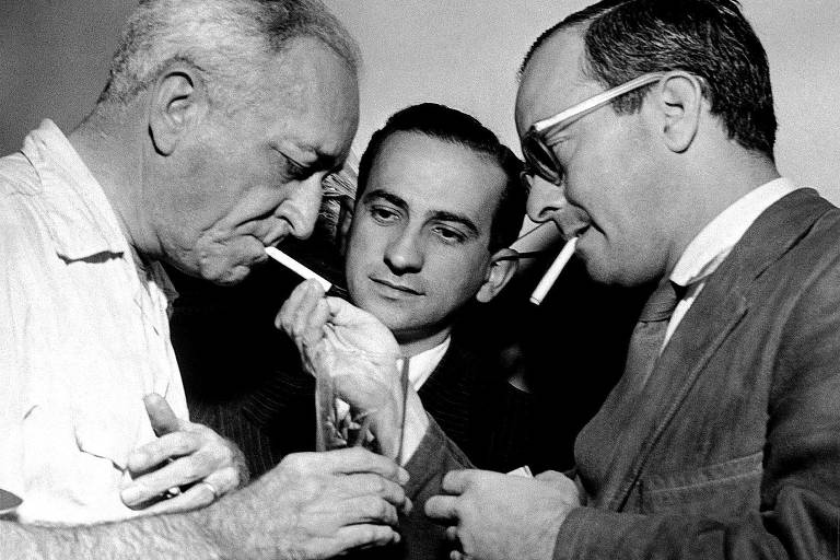 O compositor e poeta Jamie Ovalle (à esq.) com Otto Lara Resende e Vinicius de Moraes, em 1953.