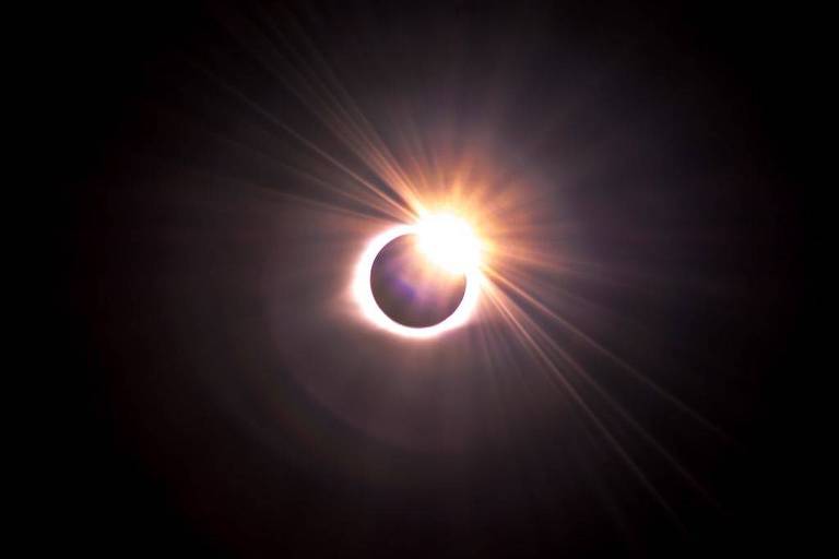 Primeiro eclipse solar do ano de 2022 acontece neste sábado (30)