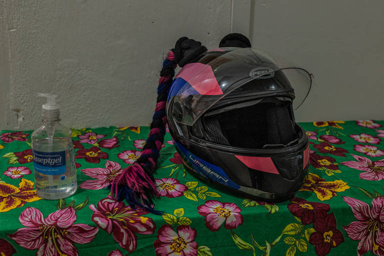 O Ipea (Instituto de Pesquisa Econômica Aplicada) estima que 1,4 milhão de pessoas trabalhem como motoristas ou entregadores em atividades intermediadas por aplicativos