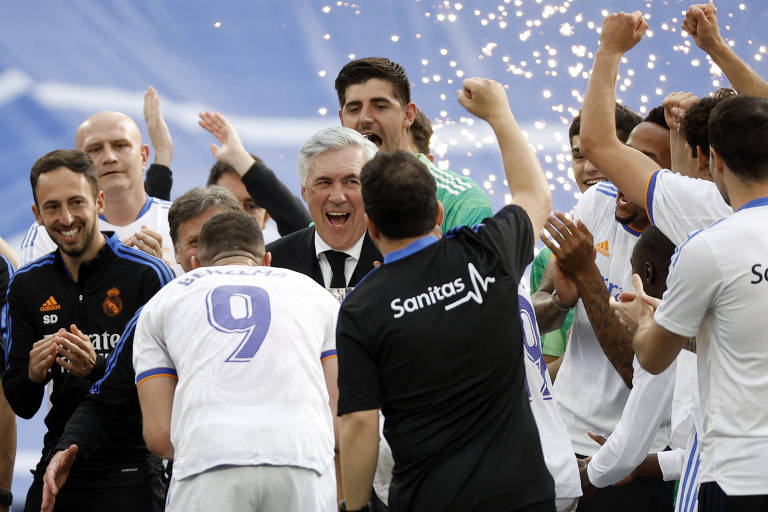 Real Madrid leva título espanhol, e Ancelotti ergue taça que lhe faltava