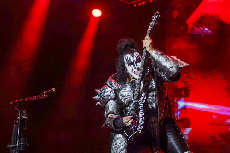 Gene Simmons, vocalista e baixista do Kiss, em show da turnê End of the Road no Allianz Parque (zona oeste de São Paulo)