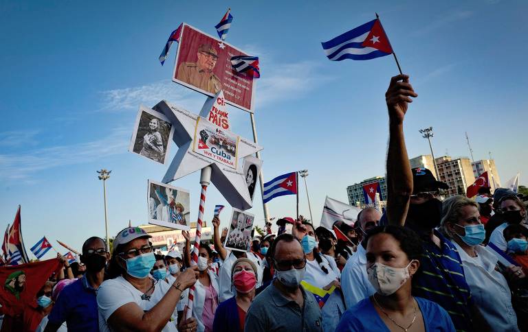 Celebração pelo Dia do Trabalho na praça da Revolução, em Havana, Cuba