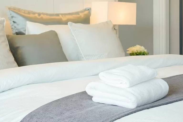 "Dormimos bem em hotéis porque os quartos tendem a ser bem pensados, os lençóis são de boa qualidade e trocados regularmente"