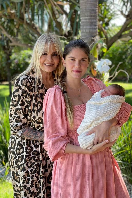 Monique Evans, a filha Bárbara Evans e a neta Ayla