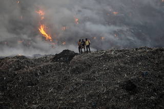 Fire at Ghazipur landfill site in New Delhi