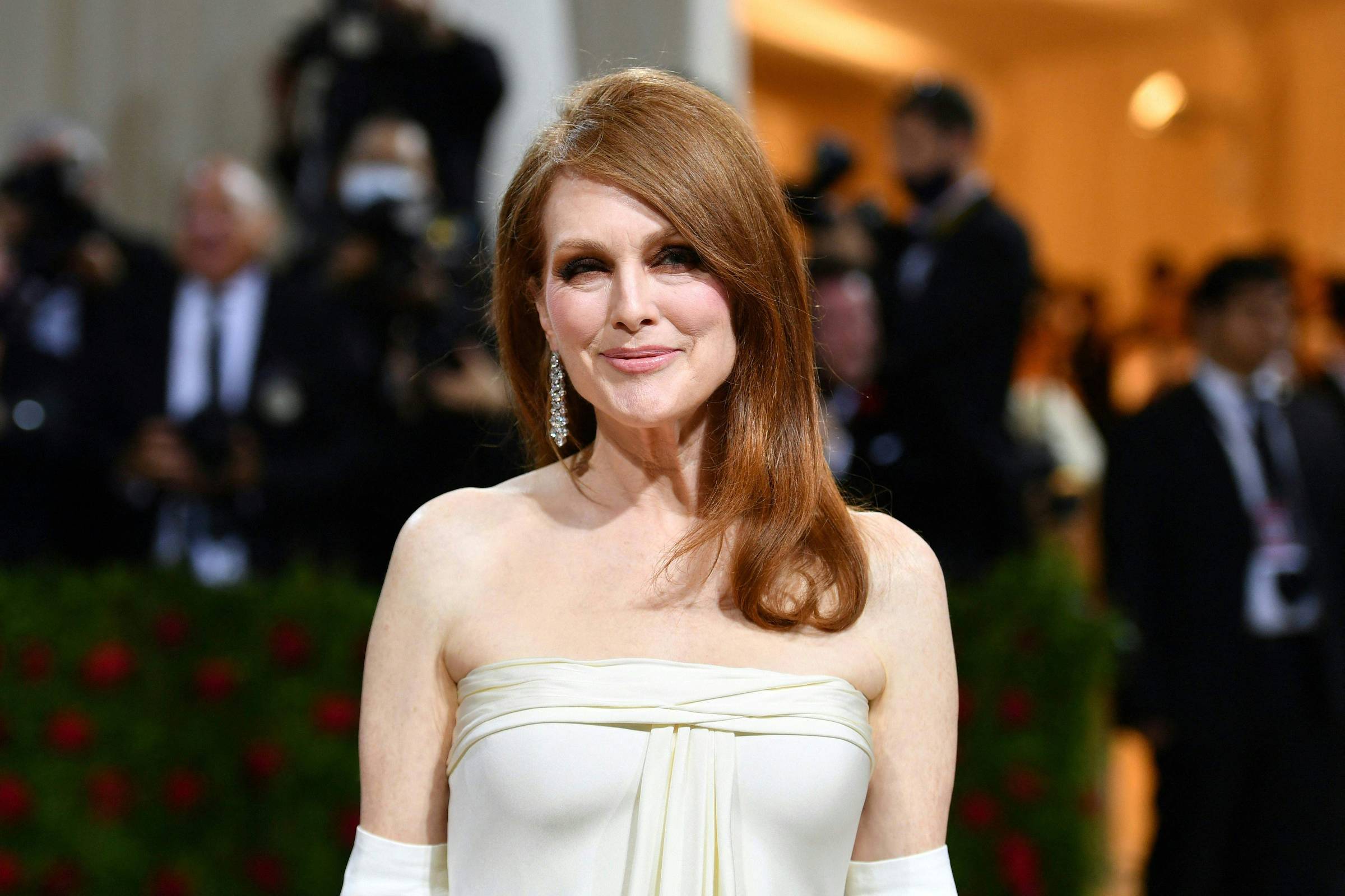 Livro infantil de Julianne Moore é banido em escolas para filhos de militares