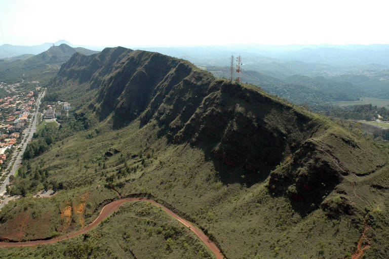 Governo de MG aprova licença ambiental para mineração na Serra do Curral