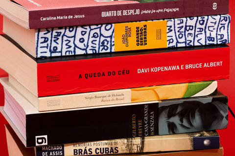São Paulo, SP, Brasil, 01-05-2022: Ensaio fotográfico dos 8 livros da lista dos 200 livros selecionados para o especial. (foto Gabriel Cabral/Folhapress)