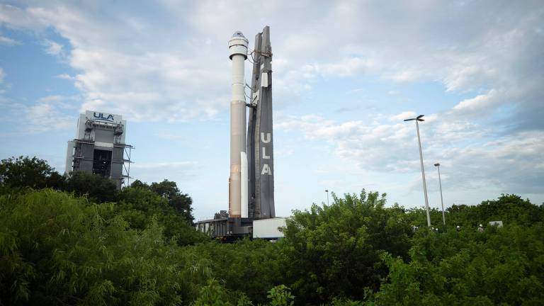 Foto tirada dia 2 de agosto de 2021 mostra o foguete de lançamento Atlas V com a cápsula Starliner, da Boeing, que terá novo teste de lançamento neste mês de maio