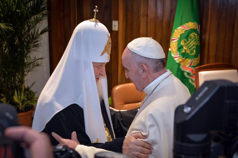 O papa Francisco e o líder da Igreja Ortodoxa Russa, o patriarca Cirilo, durante encontro histórico em Havana, em Cuba, em 2016