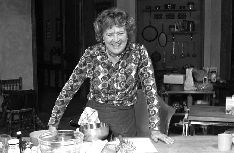 HBO Max renova série sobre Julia Child para segunda temporada