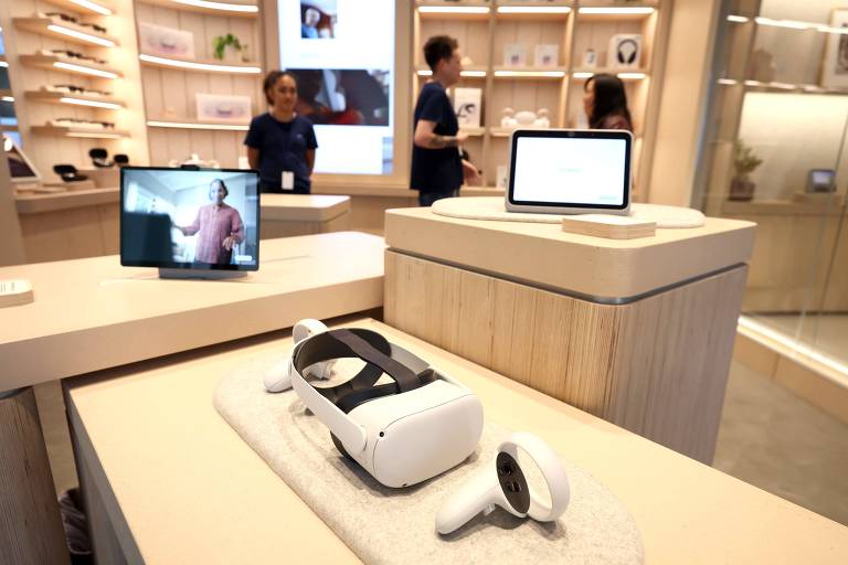 Meta, dona do Facebook, mostra sua primeira loja física, com realidade virtual