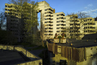 The abandoned former Soviet diplomatic housing complex in Warsaw on April 27, 2022. The city has seized the building and plans to turn it into accommodation for Ukrainian refugees. (Maciek Nabrdalik/The New York Times)