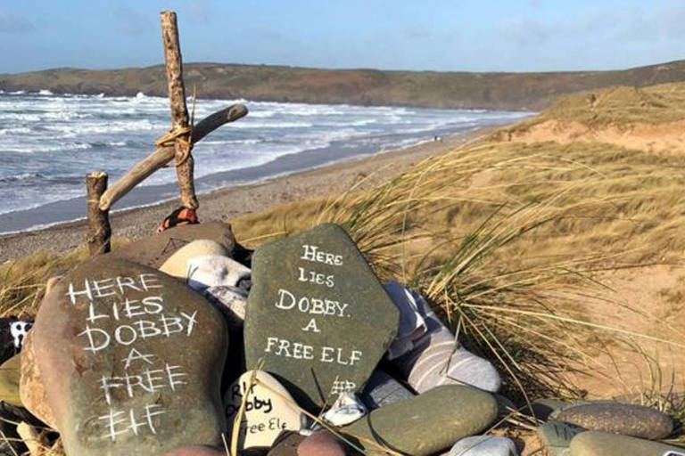 Como túmulo de Dobby, de Harry Potter, virou problema em praia britânica